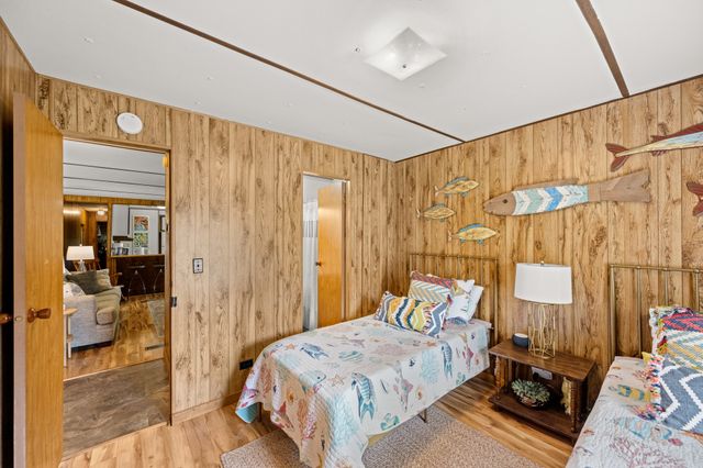 225 Pineview Dr, Springville, TN 38256
