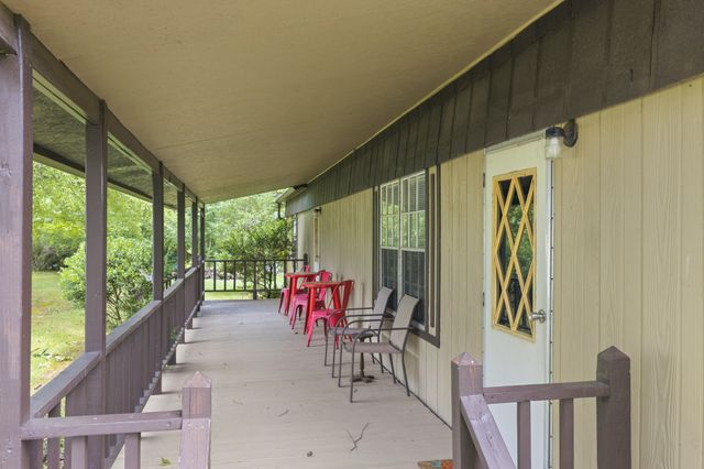 225 Pineview Dr, Springville, TN 38256