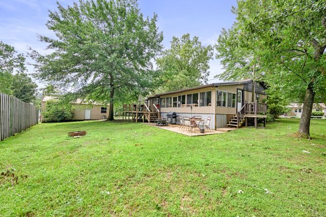 225 Pineview Dr, Springville, TN 38256