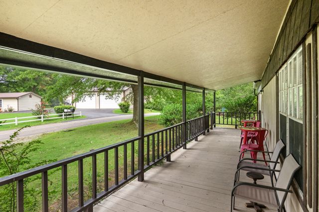 225 Pineview Dr, Springville, TN 38256