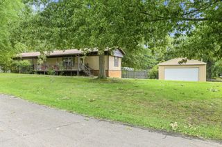 225 Pineview Dr, Springville, TN 38256