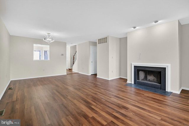 21 REGAL DR, Monmouth Junction, NJ 08852