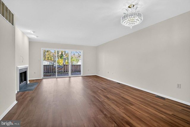 21 REGAL DR, Monmouth Junction, NJ 08852