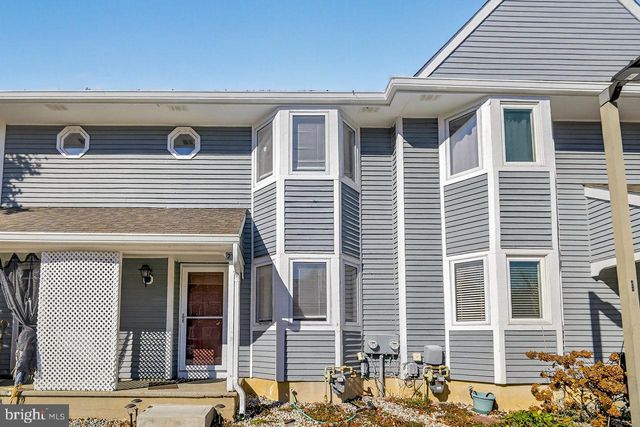 21 REGAL DR, Monmouth Junction, NJ 08852