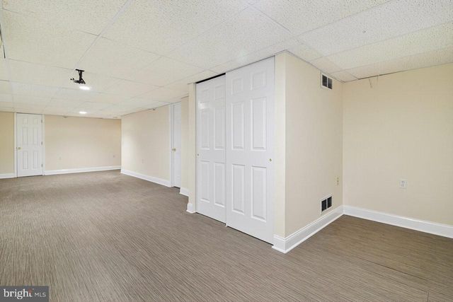 21 REGAL DR, Monmouth Junction, NJ 08852