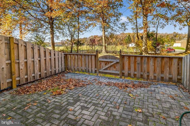 21 REGAL DR, Monmouth Junction, NJ 08852