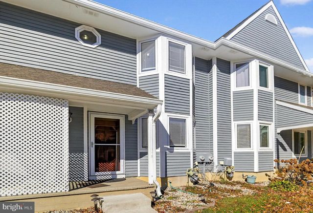 21 REGAL DR, Monmouth Junction, NJ 08852