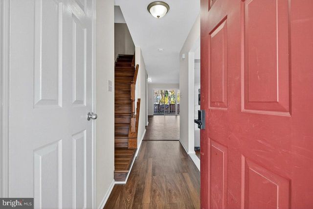 21 REGAL DR, Monmouth Junction, NJ 08852