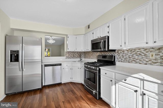 21 REGAL DR, Monmouth Junction, NJ 08852