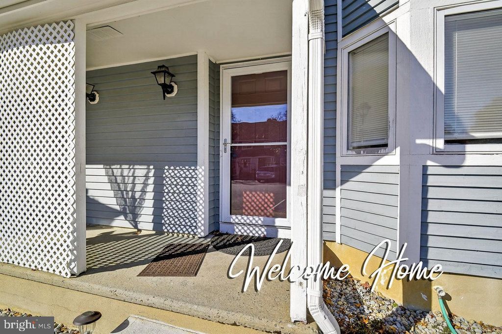 21 REGAL DR, Monmouth Junction, NJ 08852