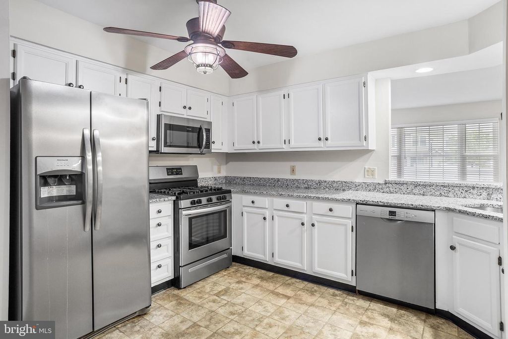 2902 YARMOUTH LN, Mount Laurel, NJ 08054