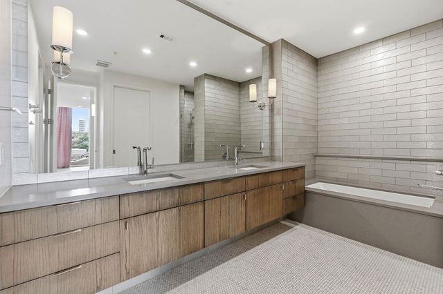 1010 W 10th ST 203, Austin, TX 78703