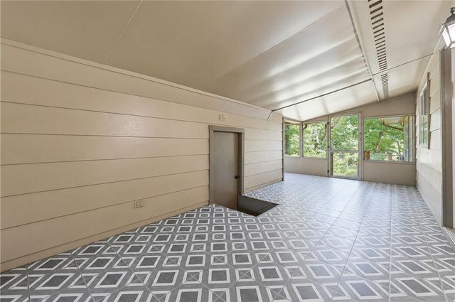 12 Harlow Drive, Bella Vista, AR 72715