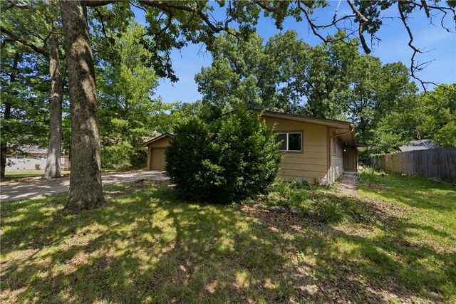 12 Harlow Drive, Bella Vista, AR 72715