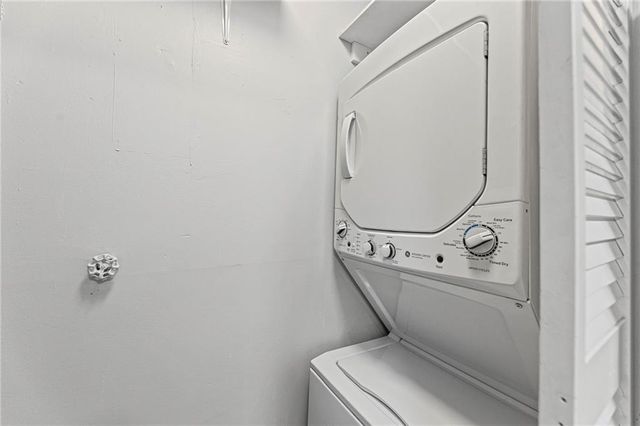 11903 W 58th Unit H Place H, Shawnee, KS 66216
