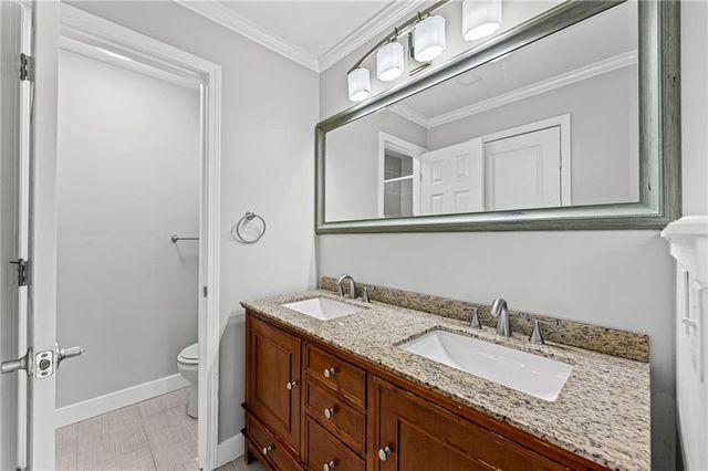 11903 W 58th Unit H Place H, Shawnee, KS 66216