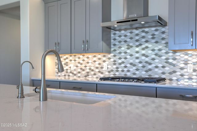 7771 W Buckeye Path, Marana, AZ 85658