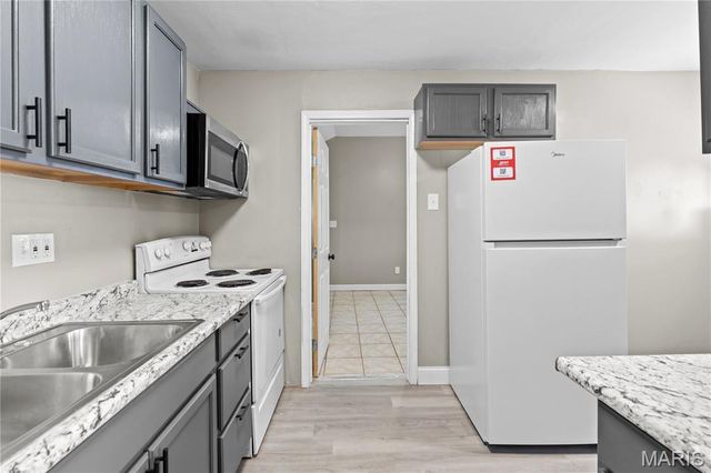 43 Saint Celeste Drive, Florissant, MO 63031