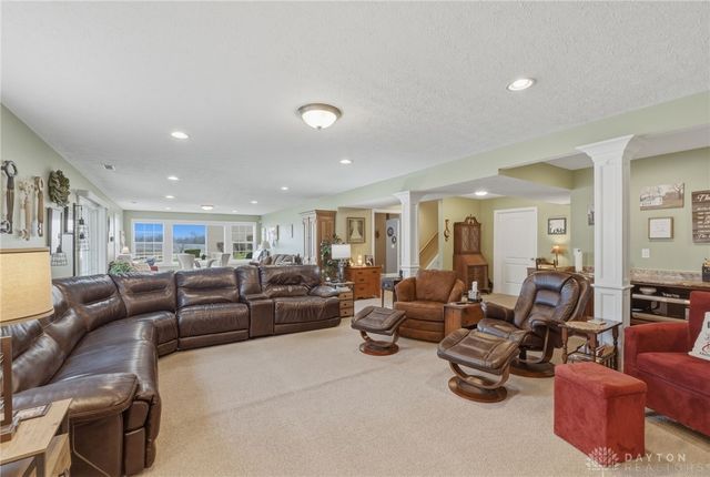 1482 Runnymeade Way, Xenia, OH 45385