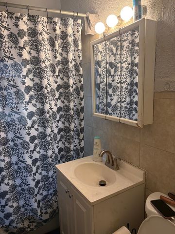 1711 N Austin Avenue, Chicago, IL 60639