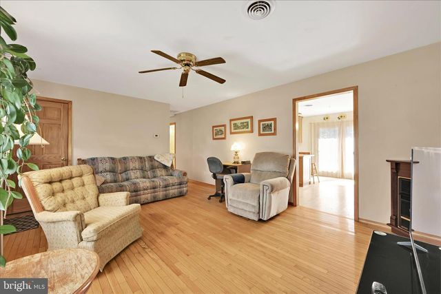 685 WEDGEWOOD DR, Lebanon, PA 17042