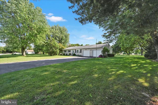 685 WEDGEWOOD DR, Lebanon, PA 17042