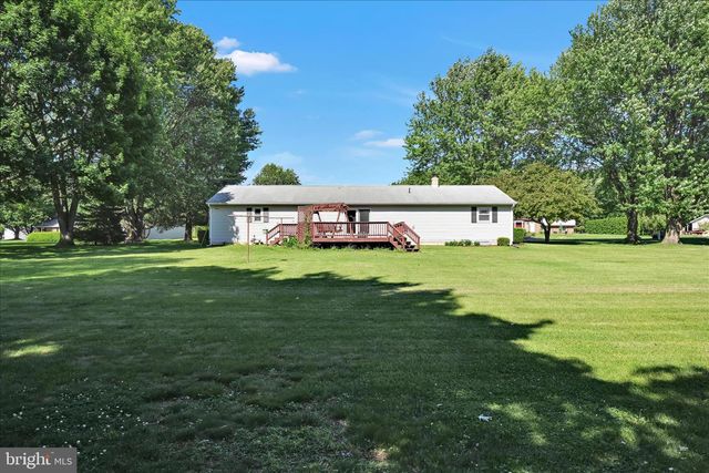 685 WEDGEWOOD DR, Lebanon, PA 17042