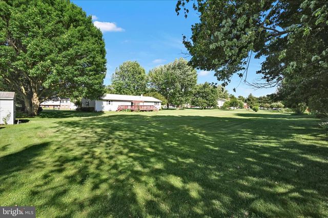 685 WEDGEWOOD DR, Lebanon, PA 17042