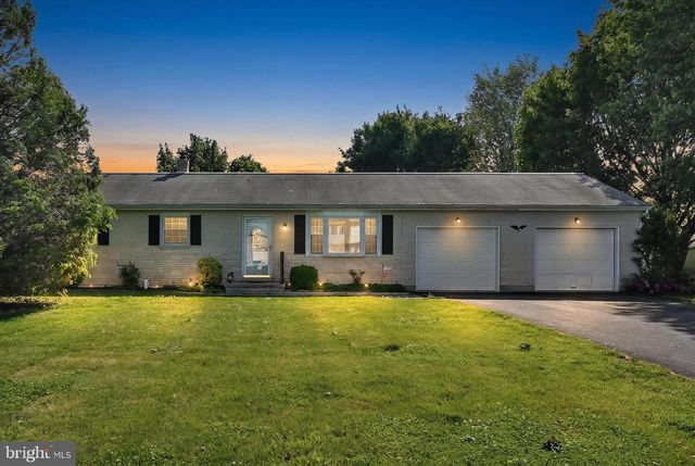 685 WEDGEWOOD DR, Lebanon, PA 17042