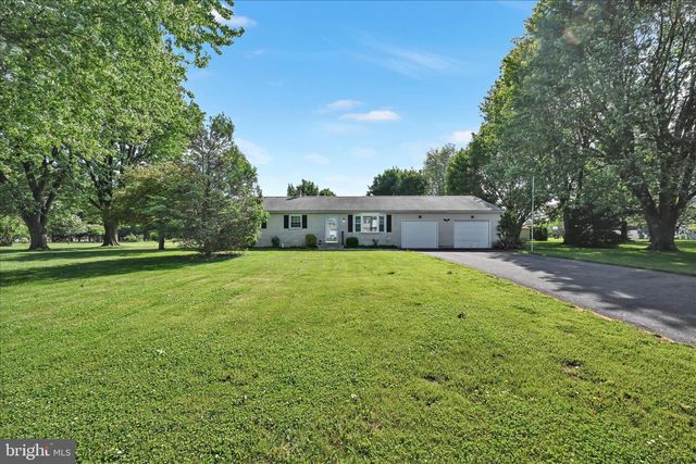 685 WEDGEWOOD DR, Lebanon, PA 17042