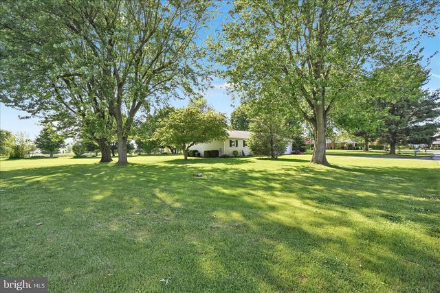 685 WEDGEWOOD DR, Lebanon, PA 17042