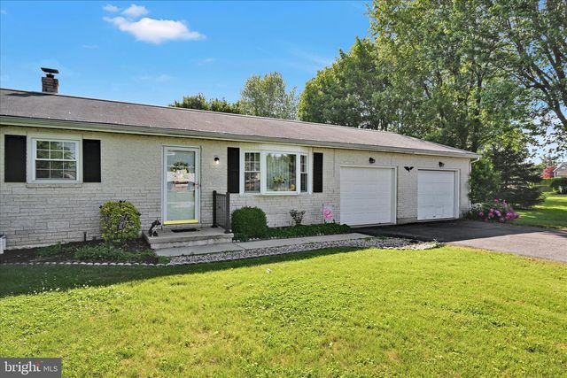 685 WEDGEWOOD DR, Lebanon, PA 17042