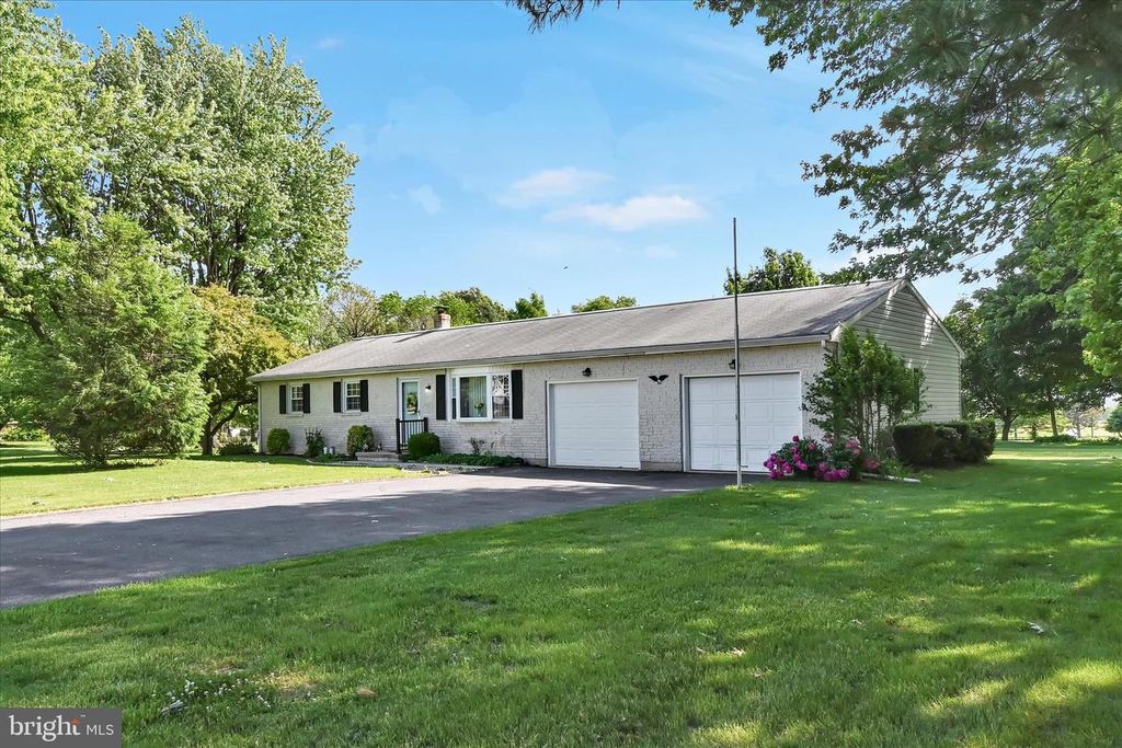 685 WEDGEWOOD DR, Lebanon, PA 17042