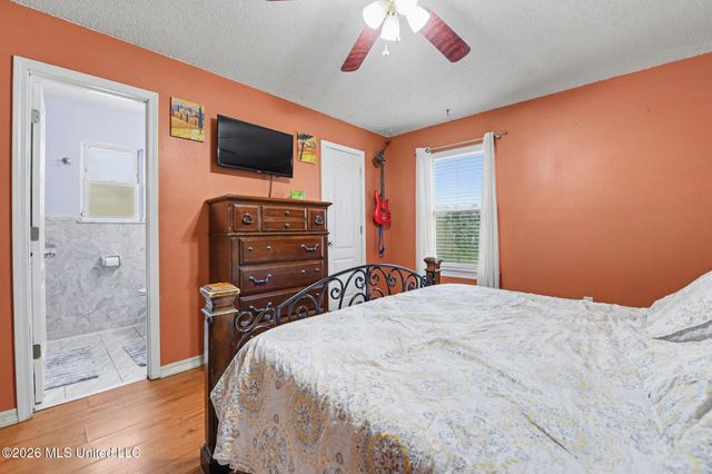 10391 Pin Oak Drive, Biloxi, MS 39532