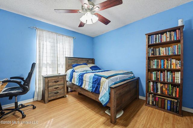 10391 Pin Oak Drive, Biloxi, MS 39532