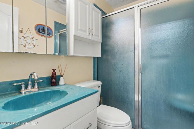 10391 Pin Oak Drive, Biloxi, MS 39532