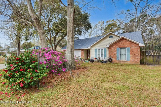 10391 Pin Oak Drive, Biloxi, MS 39532