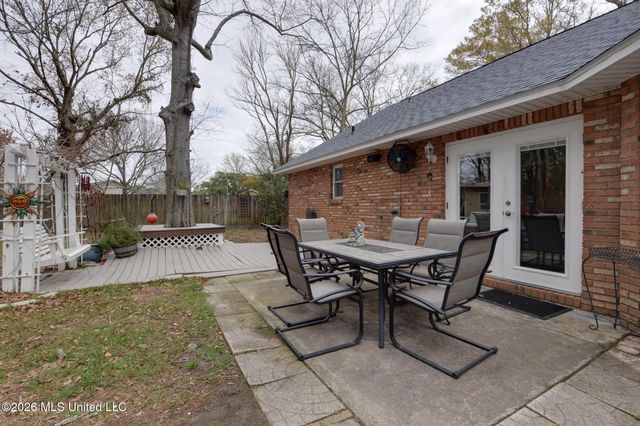 10391 Pin Oak Drive, Biloxi, MS 39532