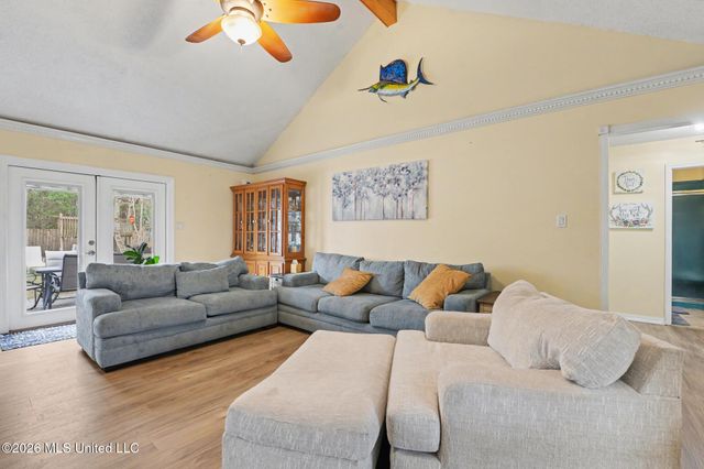 10391 Pin Oak Drive, Biloxi, MS 39532