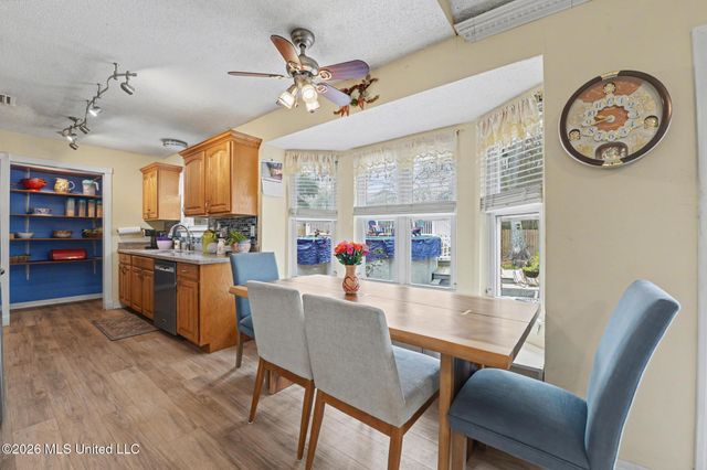 10391 Pin Oak Drive, Biloxi, MS 39532