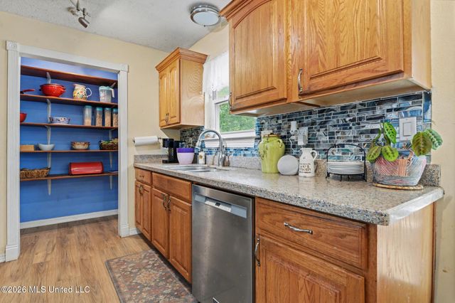 10391 Pin Oak Drive, Biloxi, MS 39532