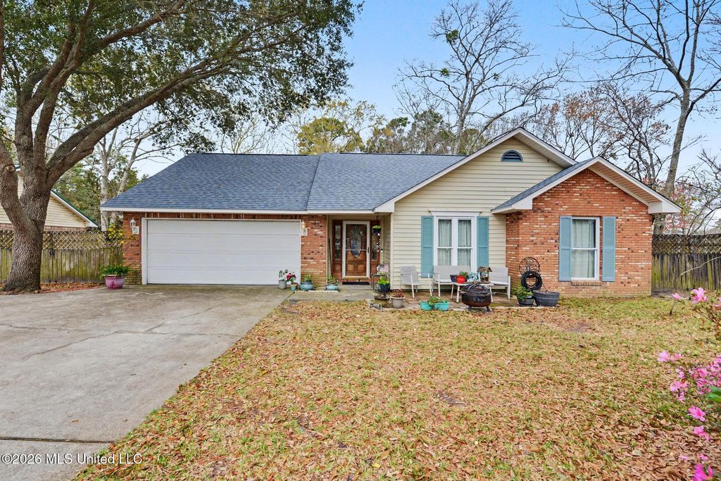 10391 Pin Oak Drive, Biloxi, MS 39532