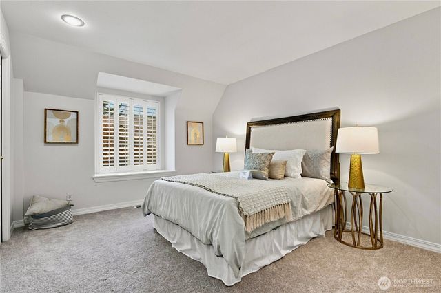 6811 117th Avenue NE, Kirkland, WA 98033