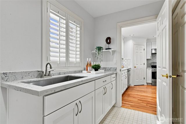 6811 117th Avenue NE, Kirkland, WA 98033