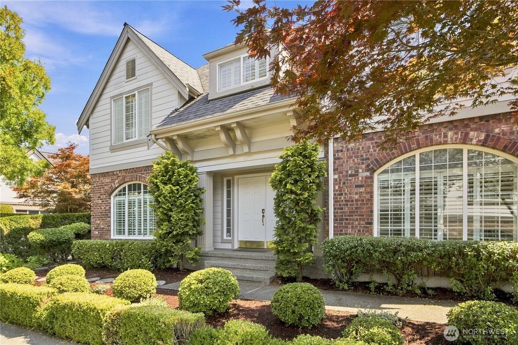 6811 117th Avenue NE, Kirkland, WA 98033