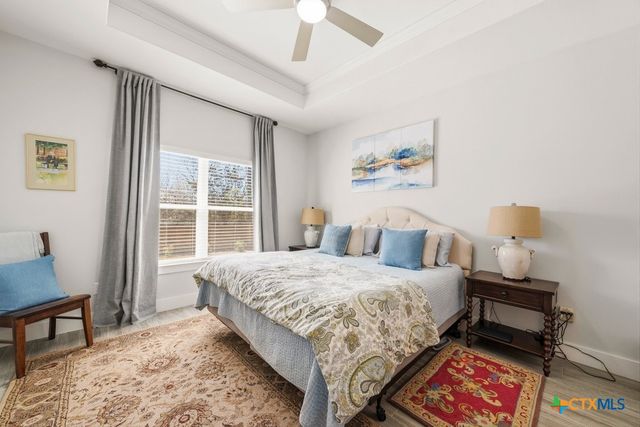 566 Whispering Breeze Drive, Canyon Lake, TX 78133