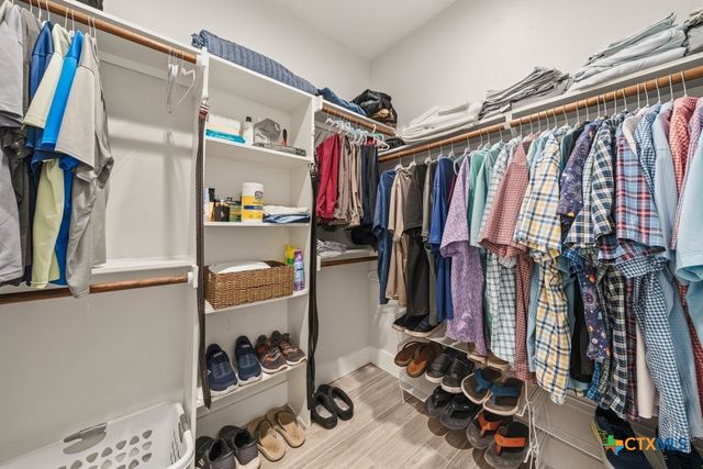 566 Whispering Breeze Drive, Canyon Lake, TX 78133