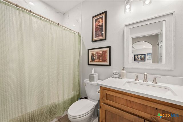 566 Whispering Breeze Drive, Canyon Lake, TX 78133