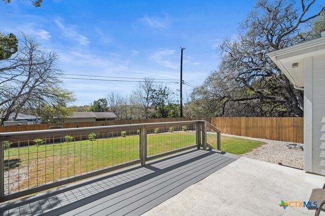 566 Whispering Breeze Drive, Canyon Lake, TX 78133