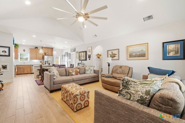 566 Whispering Breeze Drive, Canyon Lake, TX 78133